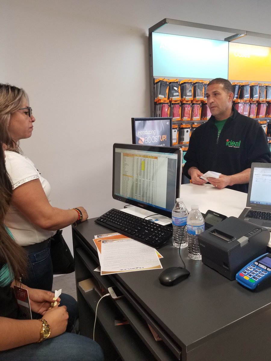 BArias1983's tweet photo. #Voicezone1 new rep training, amd showing how to upsell #hyperdoor #NEhustle #TeamCernadasNYC #Boost4NYC #SPG4NYC @JayMiglionico @shawnatspg @SPG_NYC https://t.co/0MMG40ERxN