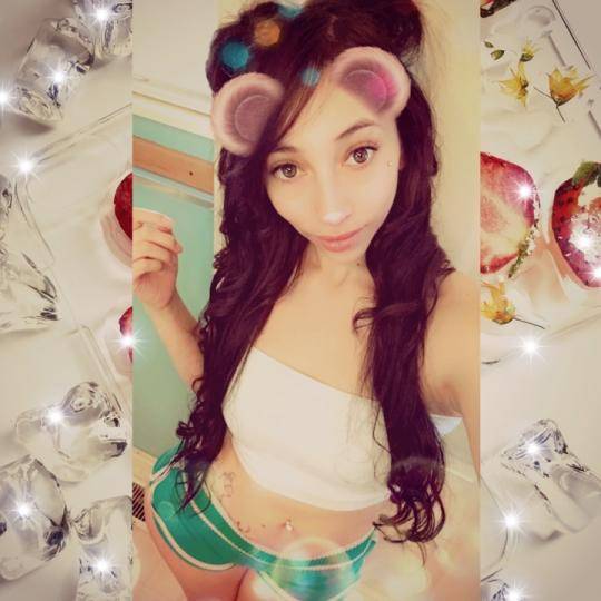 Michael254396's tweet photo. 🙌 YASSS It's time for a great show ✨🍒MiMis💋✨: 
https://t.co/sVG2iEPWOH https://t.co/boOlW48ok8