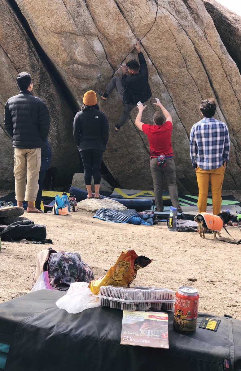 AntoninasGF's tweet photo. Word to the Wise, our double chocolate cupcakes pair well with bouldering and peanut butter stout 😋. Shout out to our friend Peter for taking our cupcakes along on his adventure! #PNW #Bouldering #WednesdayWisdom #AdventureswithAntoninas https://t.co/8KcpQQNFS2