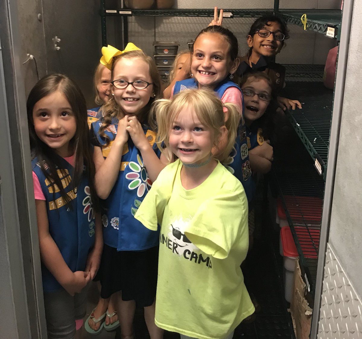 WindwardMenchie's tweet photo. Troop 15312 earned their Menchies badges yesterday!!! Hope you ladies had fun. Interest in booking a tour for your troop? Contact Us today! Home of the original Girl Scouts tours!
#froyo #menchies #MenchieWindward #alpharetta #frozenyogurt #girlscouts https://t.co/NxryqykPg9
