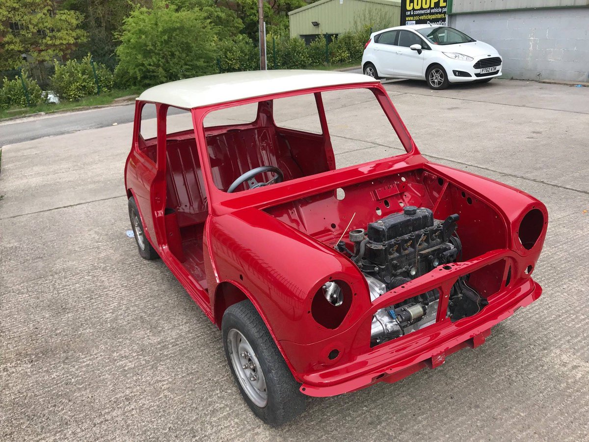 cccvehiclepaint's tweet image. Before and after pictures of a retro mini sport repair and re-spray #retromini #minisport #respray #repair