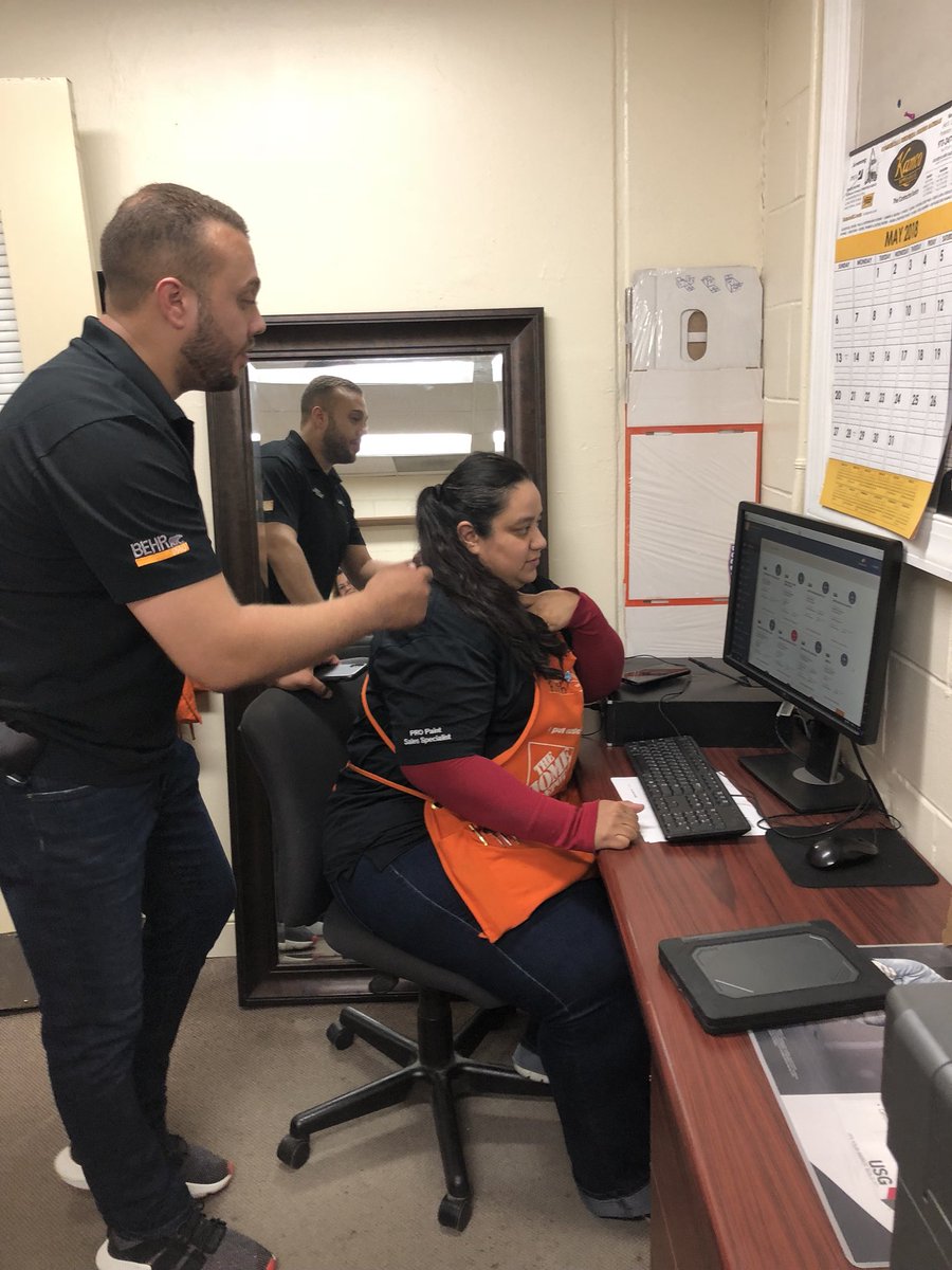 timbehr98's tweet photo. GREAT TEAMWORK #HD910!!! PPSSS Joel consistently partners with D42&amp;24 to maximize #ProPaint opportunities. Thanks to Mike, Ruth, Liz, David &amp; Sonila for the time today looking to #FindKnowGrow. @TD4theWin @jtrievespro @santim209 @AdamStevison @anandsingh1210 https://t.co/USYUcugo35