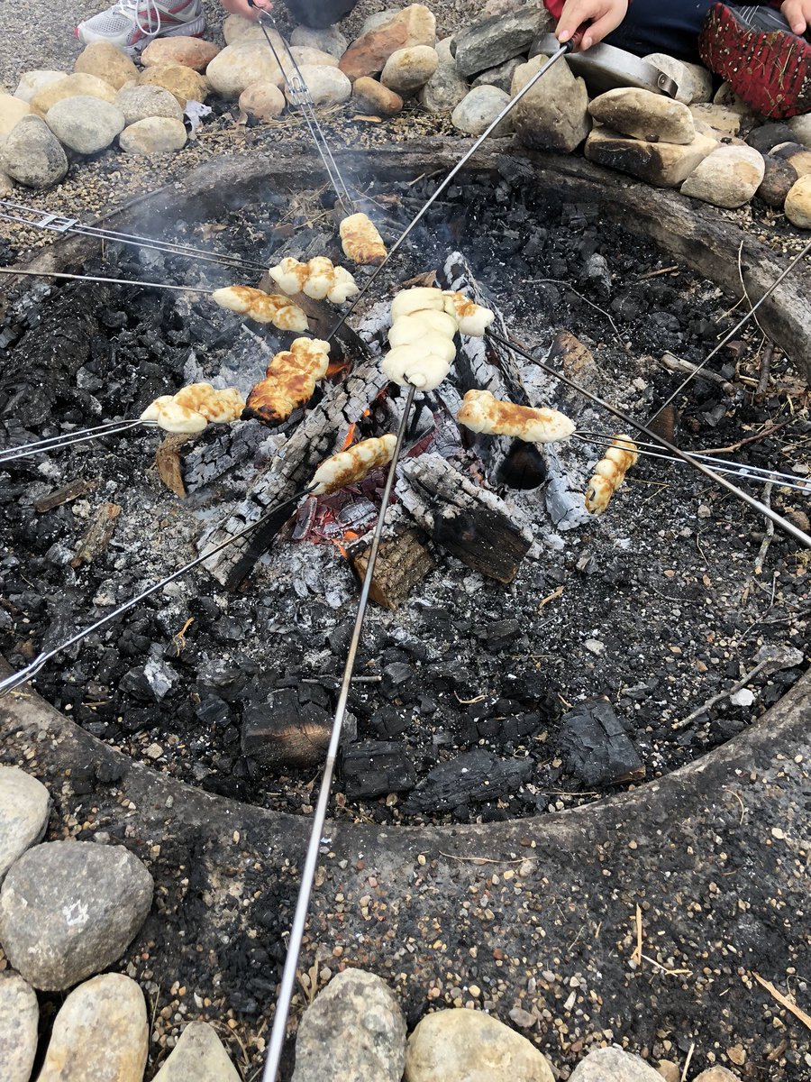 lil_vera8's tweet photo. Last day @CampManitouMB #bannock #lowropes #weenieroast  @GinaCerqueira1 @RBRussellHS @WinnipegSD https://t.co/yLzgPkOf2Y