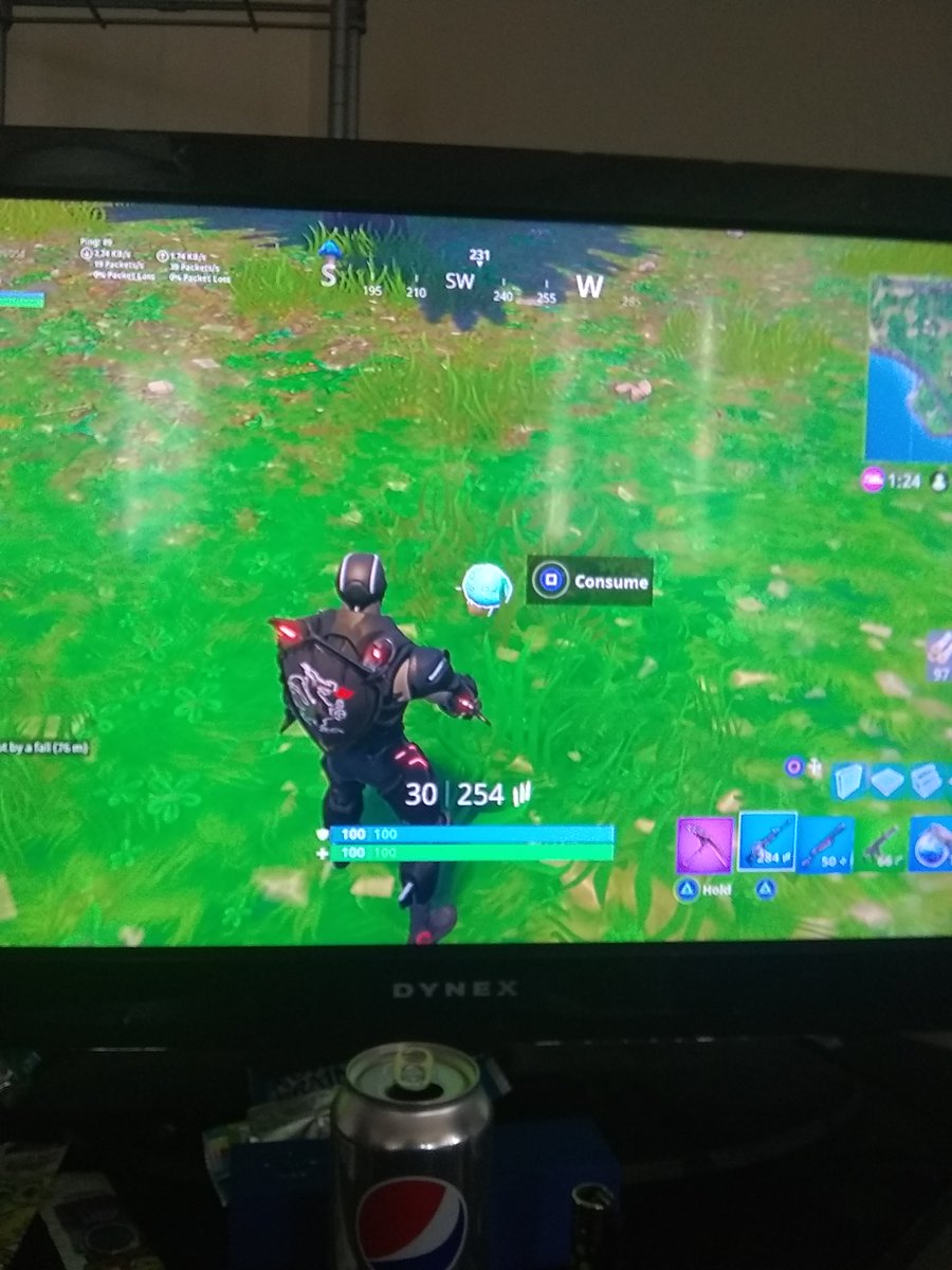 Corbinschroede6's tweet photo. #fortnite #sheild #bluemushrooms https://t.co/DsVmqkNctS