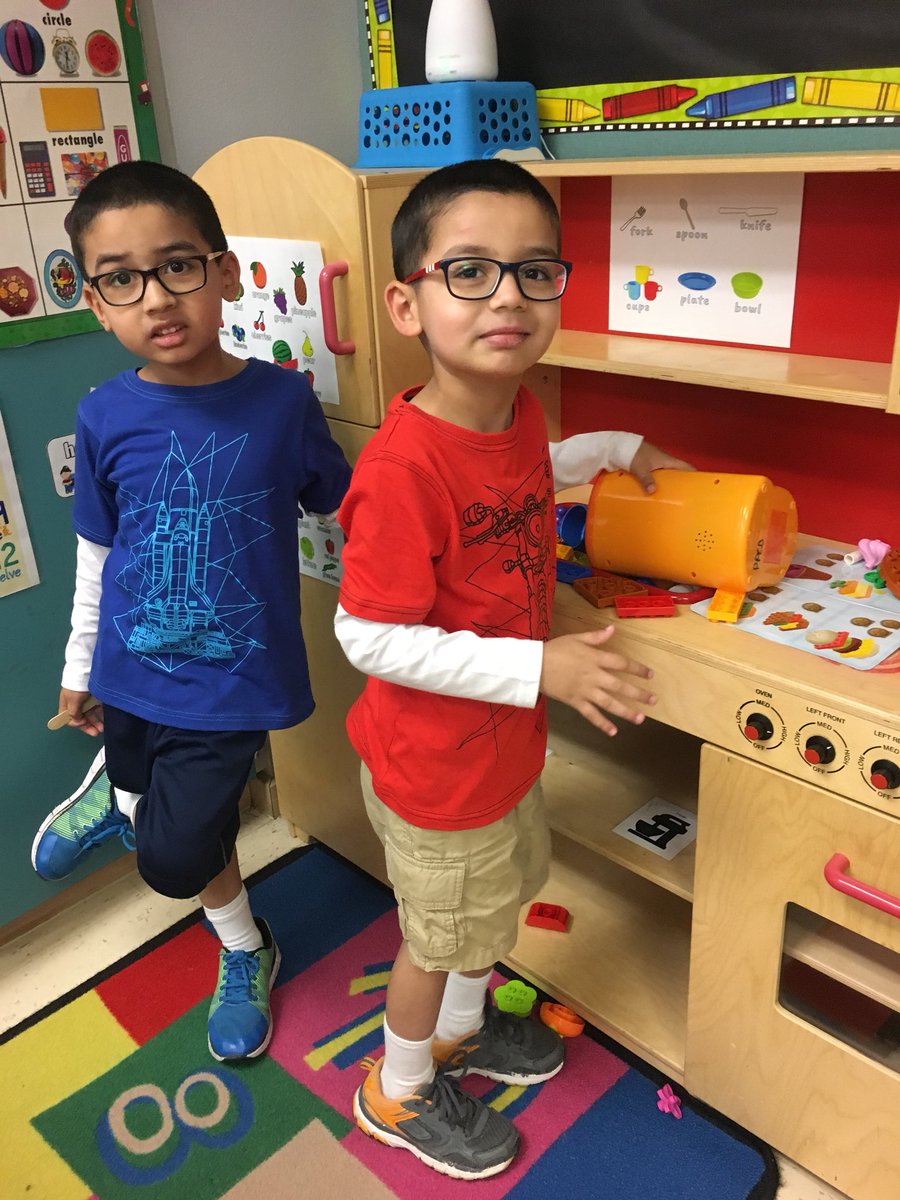 msprinceprek's tweet photo. The “Chefs” are busy making coffee in the kitchen. #Polserproud #lisdprek https://t.co/2vGceW2OuW