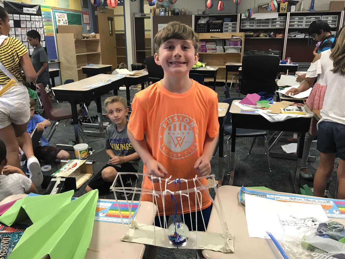 Rindo3rdGW's tweet photo. Bridge designs!!!! #gwgreats #futurearchitects https://t.co/EtBbBeBzXx