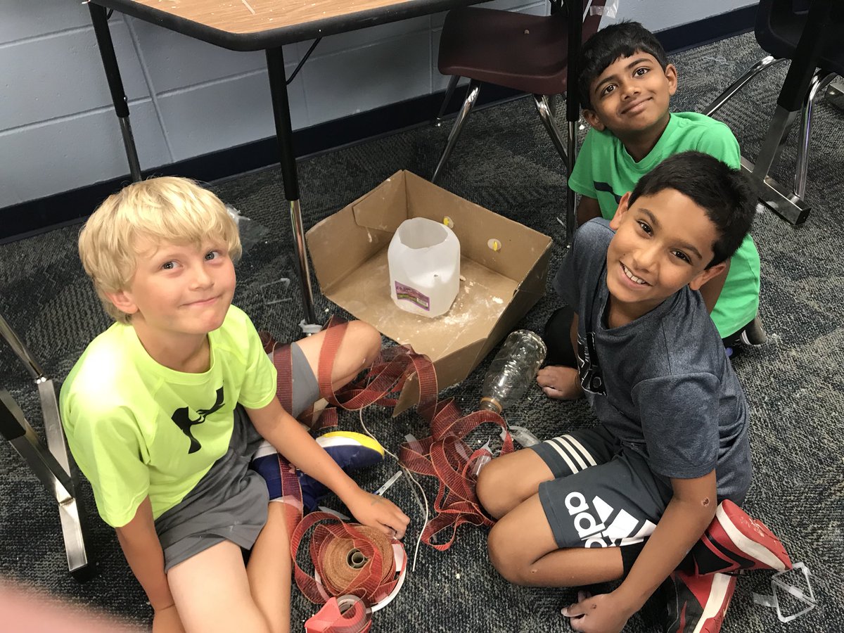 Rindo3rdGW's tweet photo. Bridge designs!!!! #gwgreats #futurearchitects https://t.co/qiad43wxcV