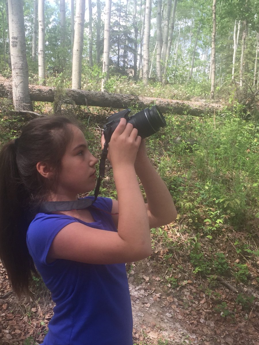 w_adelle's tweet photo. @TimberleaSchool Photography Club enjoying the trails @FMPSDTech https://t.co/dn53jYEmZl