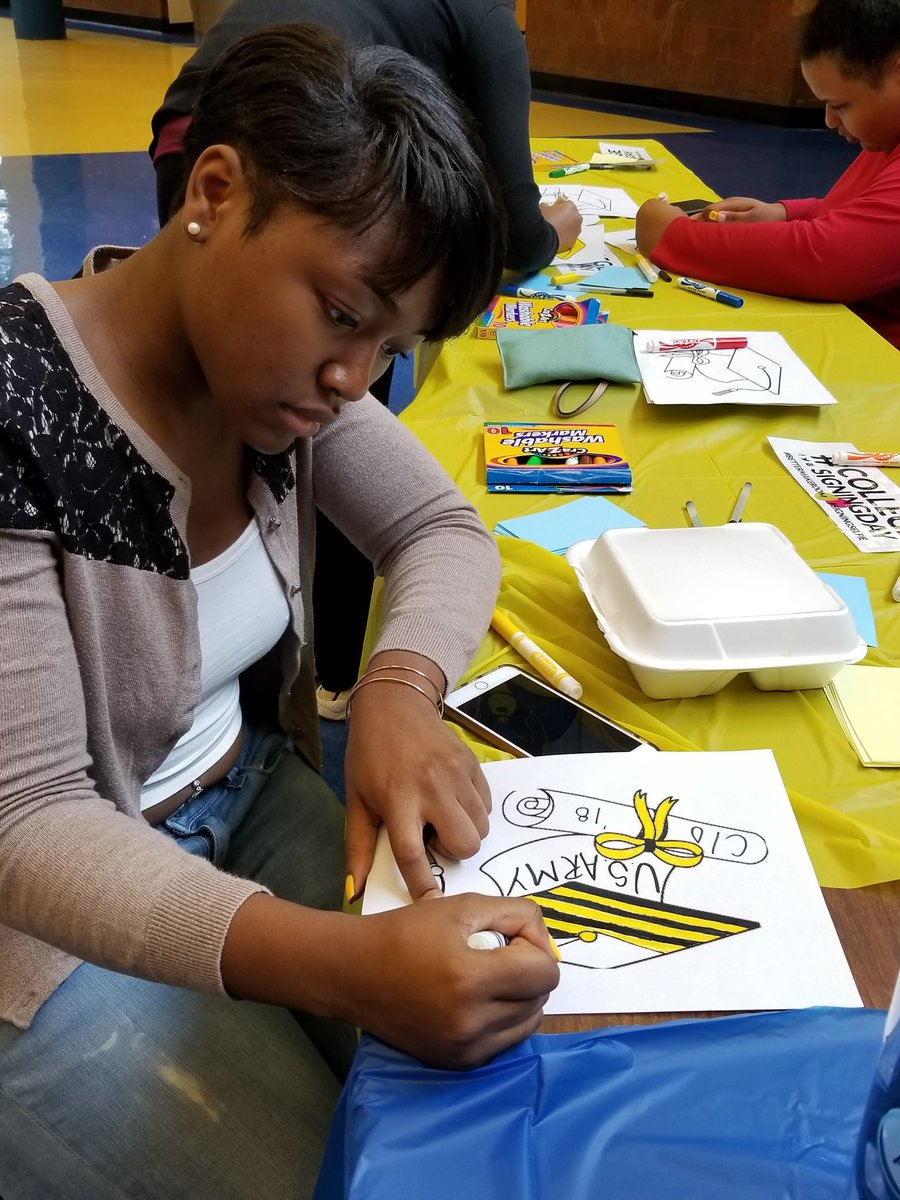 PHSCollegeCoach's tweet photo. future focused... #CollegeSigningDay #DecisionDay @BetterMakeRoom @getschooled https://t.co/DAVSn6nMZO
