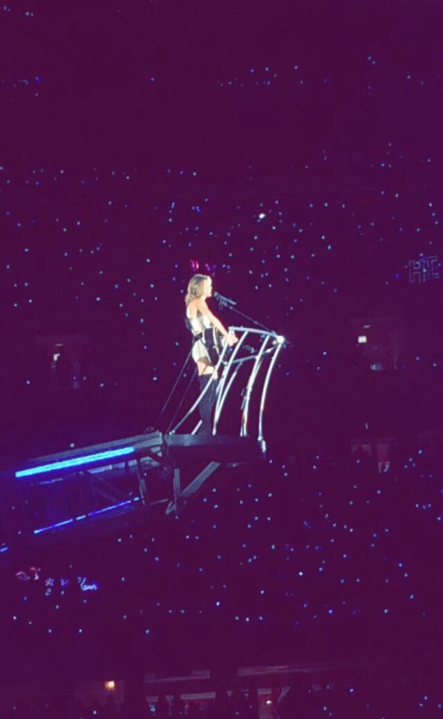 areueddieforit's tweet photo. From your Fearless tour till now, I’ve been there, Tay. Can’t wait to see you Friday. How about we finally meet? @taylorswift13 @taylornation13 #Reproom #RepTourChicago https://t.co/rQ2EAdgIVU