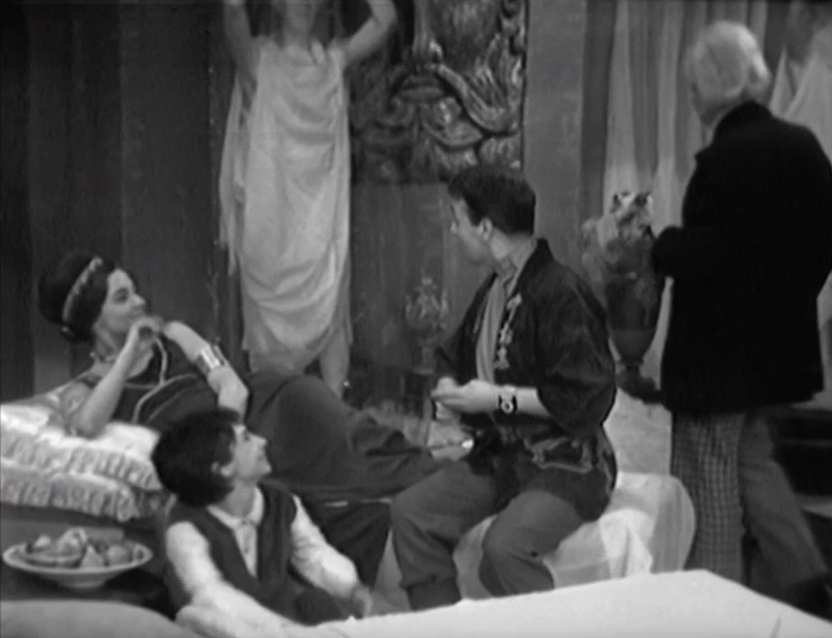 WhoHats's tweet image. The Ninth Doctor would have binned Barbara for pulling a stunt like this. #TheVelvetWeb #TheKeysofMarinus #DoctorWhoOnTwitch #DoctorWho