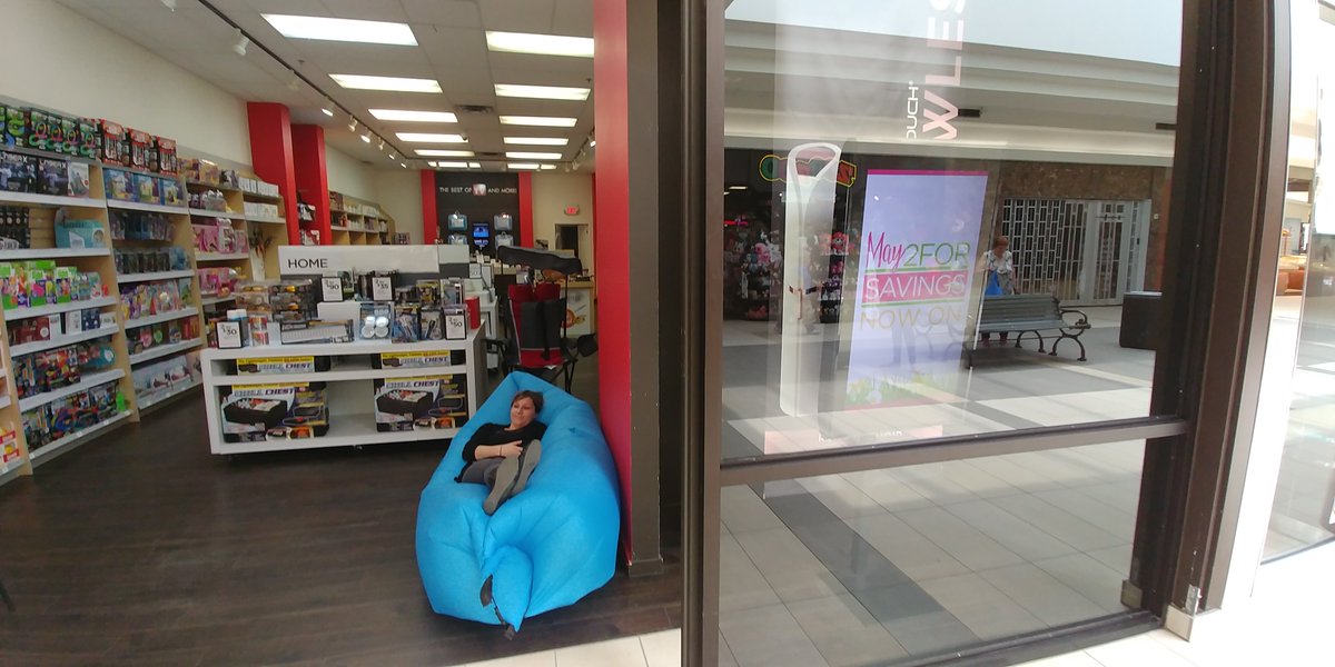 Showcase109's tweet photo. CloudLounger @showcase109 @StationMall #beach #camping https://t.co/OmGj9vHh0z