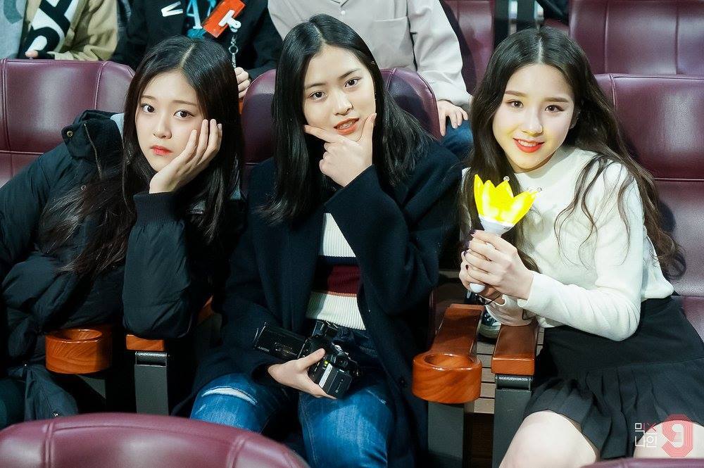 2jinarchive's tweet image. with ryujin 🌱

✎. .⃗ . 180113 | #희진 #현진 ;; 
↝ mixnine ♡.°୭