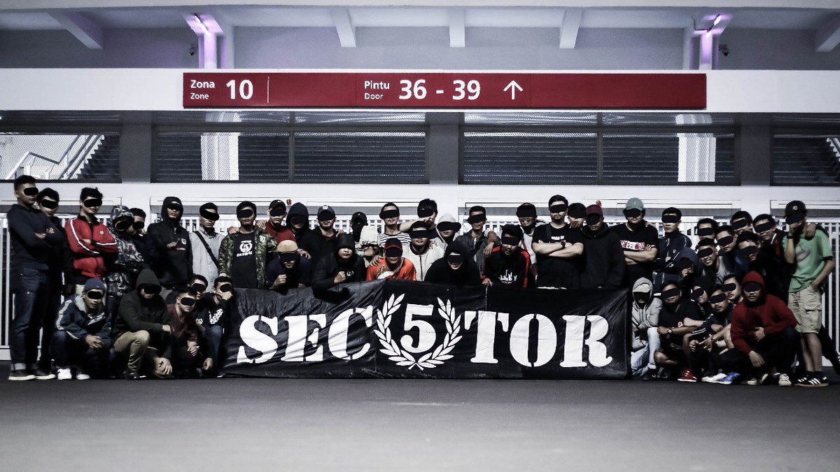 CN_PERSIJA's tweet photo. A decade to remember.
.
Happy anniversary mates! .
Stand your ground and keep fighting 🤜🤛
.
#1dekade 
#sec5tor 
#persija https://t.co/VEPutuJKei