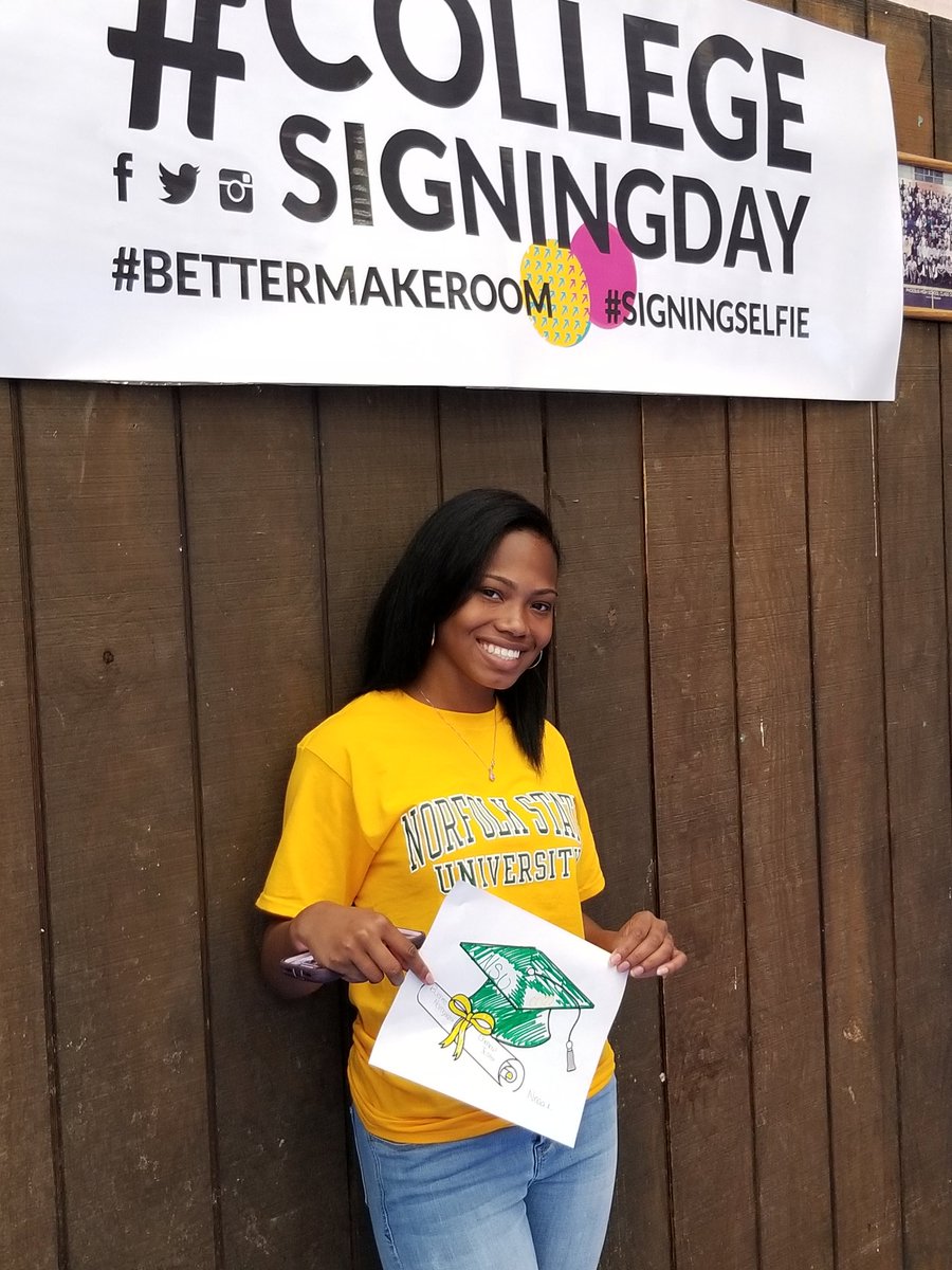 PHSCollegeCoach's tweet photo. #CollegeSigningDay #DecisionDay @BetterMakeRoom @getschooled https://t.co/XPULGNrQll