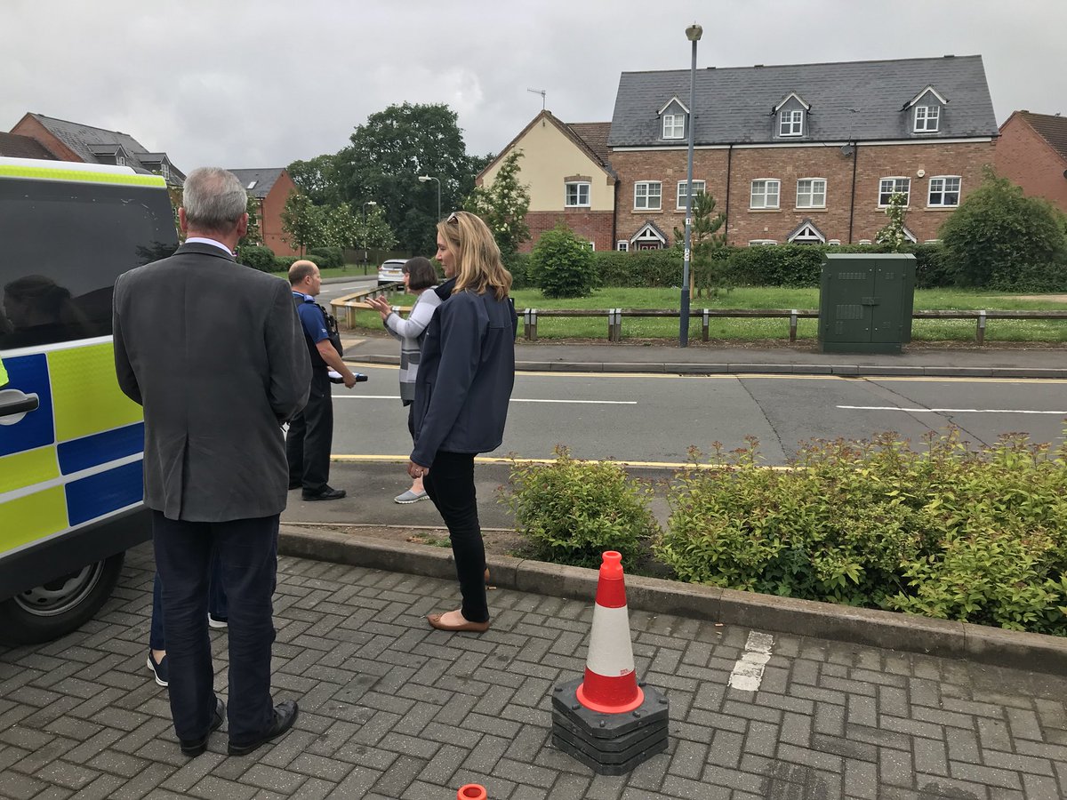 StratfordCops's tweet photo. Thank you to the community who came to see us in #TrinityMead today. Whilst there, we were provided with details of some untaxed vehicles, which were seized! #workingtogether #communitymatters #YouMatter #stratforduponavon @SDC_Safer @SafeInWarks https://t.co/YdvFWPnJIN