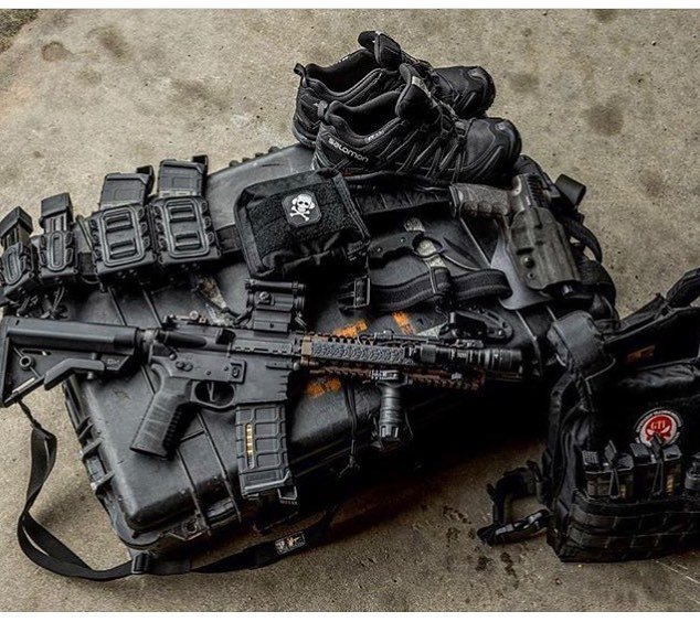 Damn.. now that, is a gear dump 👌
*
*
*
<a href="/youngbuckdave/">Dave Young</a> @danieldefenseofficial <a href="/hecklerandkoch/">Heckler & Koch</a> <a href="/gcodeholsters/">G-Code Tactical</a> <a href="/pelican_cases/">PelicanCasesForLess</a> <a href="/surefire_llc/">Surefire.</a> <a href="/aimpointusa/">Aimpoint, Inc.</a> <a href="/magpul/">Magpul</a> *
*
*
#edc #pocketdump #ccw #gear #pewpewlife #tacticool #guns #gunsofinstagram #ready #com… ift.tt/2xt2UY4
