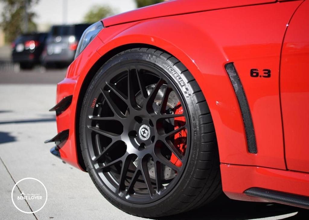 Benzlover_ng's tweet photo. C63 BlackSeries on Black HREs 🖤

#MercedesAMG
#MercedesBenz 
#w204
#WheelWednesday
#HRE
#FineBenzTwitter 
#benzlover https://t.co/y7fvSNeJaA