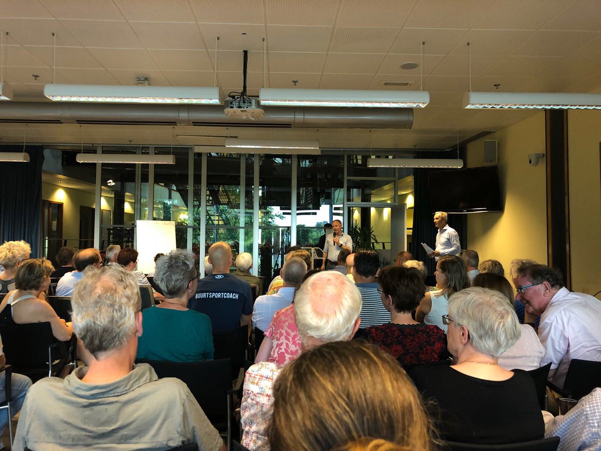 Vanavond aanwezig tijdens 'Denk mee met Leusden' waar we in gesprek gaan met #wethouders <a href="/Voswim/">Wim Vos</a>, <a href="/ptrckkiel/">Patrick Kiel</a> en <a href="/ErikvanBeurden/">Erik van Beurden</a> over bijvoorbeeld #Sport, #Wonen, #Recreatie en #Toerisme in #Leusden!