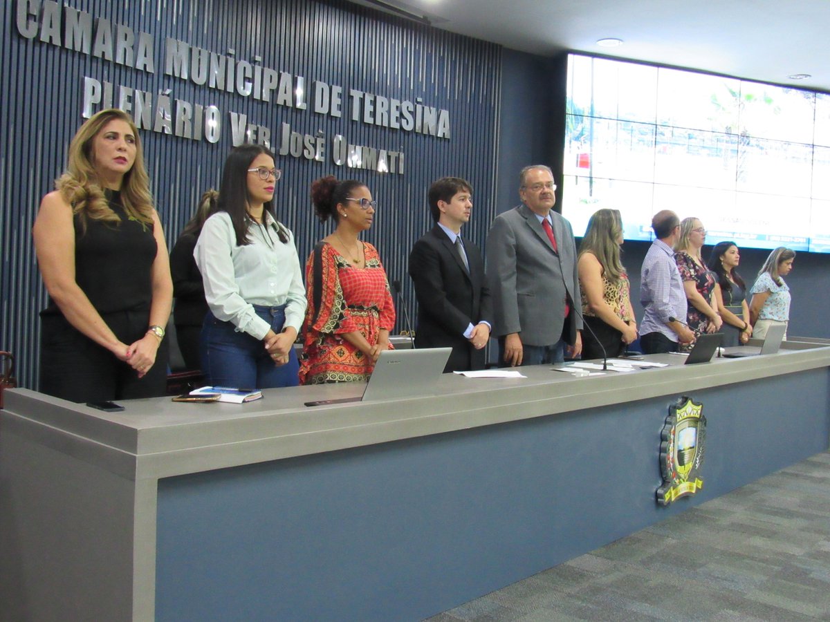 delegadosamuel's tweet photo. Hoje participei da audiência em homenagem ao Dia do Assistente Social, comemorado em 15 de maio. E a minha felicidade só cresce em poder contribuir com a política de Assistência Social de Teresina. Vamos, avante, na luta pela garantia de direitos! #Semcaspi #DiaDoAssistenteSocial https://t.co/igfAgoUyTI