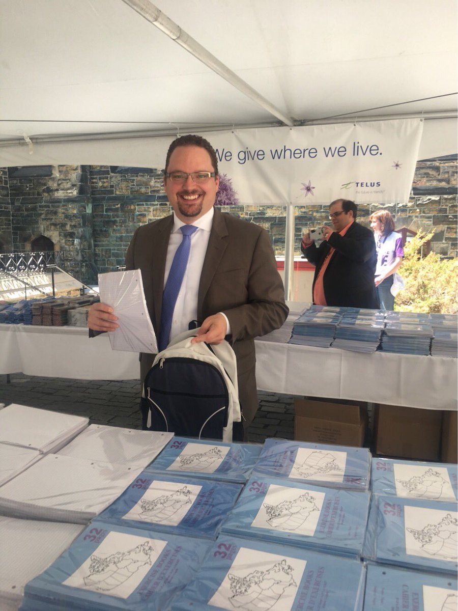 markstrahl's tweet image. Loved participating in the @TELUS Days of Giving on Parliament Hill today! Packed kits for kids at Robertson Elementary School to use this September! 🎒 
#telusdayofgiving #telus #kitsforkids #parliamenthill #givewhereyoulive #chilliwack