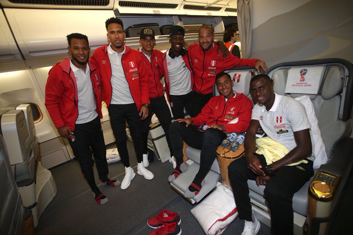 SeleccionPeru's tweet photo. ¡Listos para el viaje! 🛫🇵🇪⚽️ https://t.co/0clwB6jXxX
