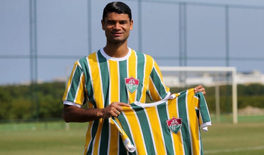 lutoeterno2224's tweet photo. "vc é tão feio que eu vou te chamar de nova camisa do Fluminense" https://t.co/jknwpNisqA