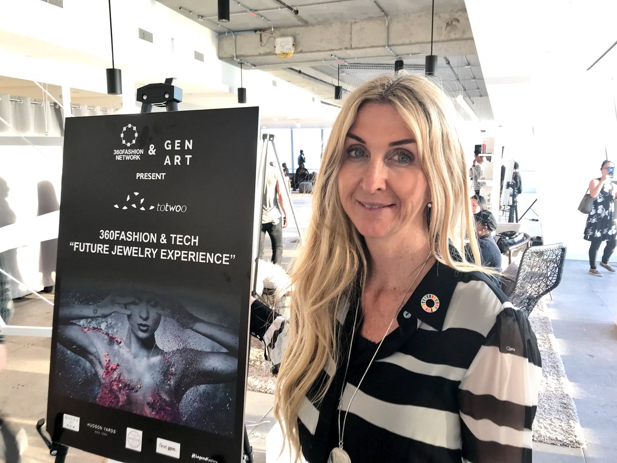 rosenbergann's tweet photo. “Launch yourself into a connected world of virtual human jewelry” presented by @360fashion & @genart tonight at @SAPNextGen New York with @swarovski and more #360F #wearabletech https://t.co/eA47XViiDt https://t.co/NL458ZGBWe