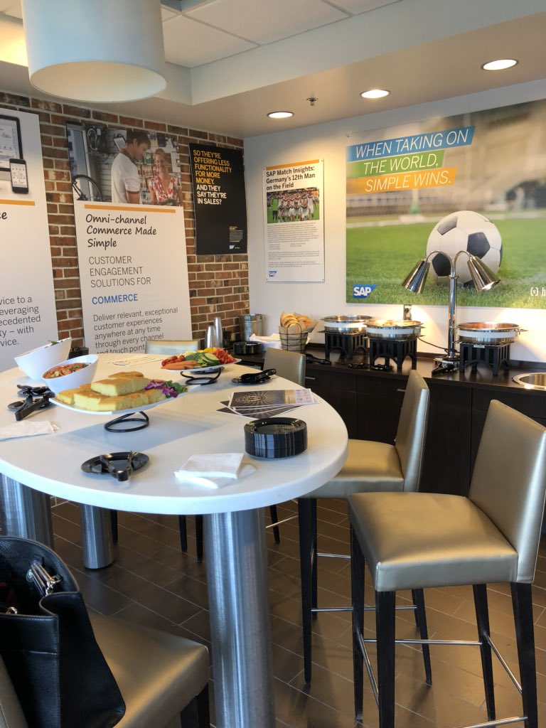 barblapp's tweet photo. A great night to watch the @PhilaUnion with some of our favorite @SAP customer! #saplife https://t.co/HvYjeMmpVZ