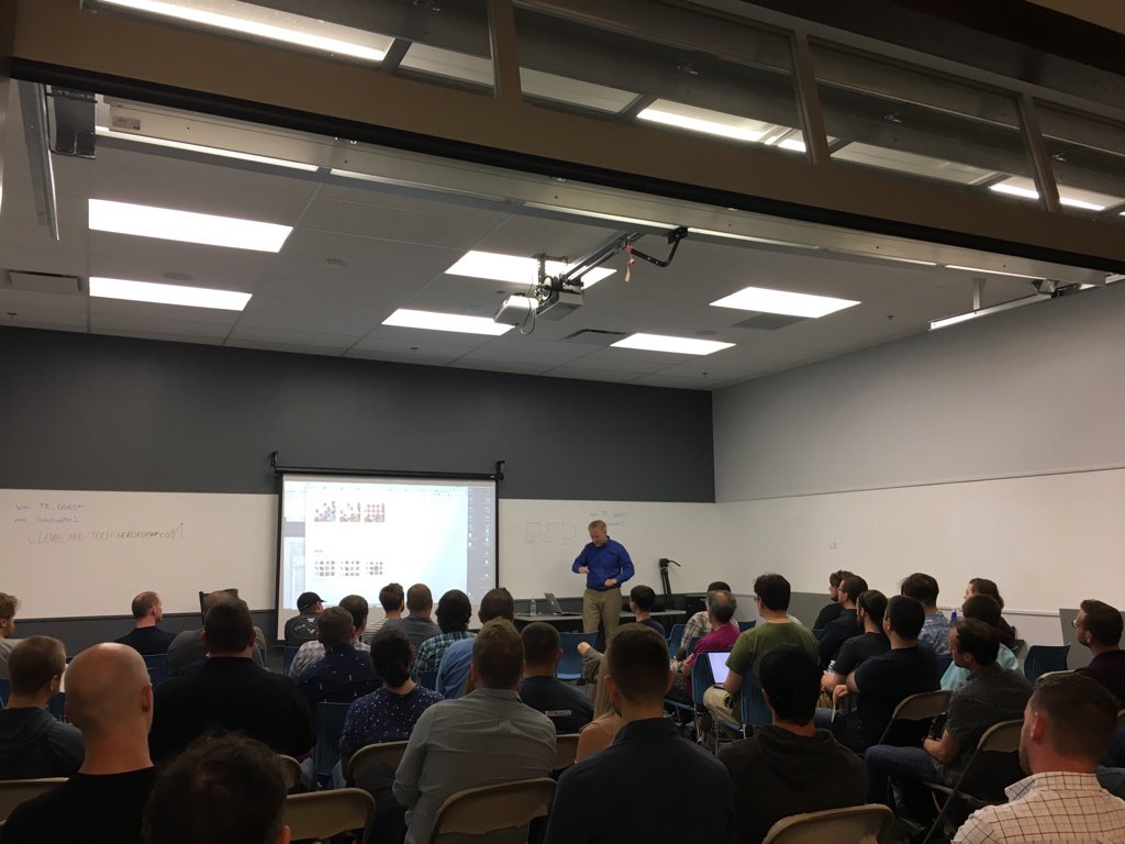davekiss's tweet photo. Awesome turnout to come hear @meyerweb speak about some new CSS features! #maketheinternet https://t.co/JpjZp0zCjX