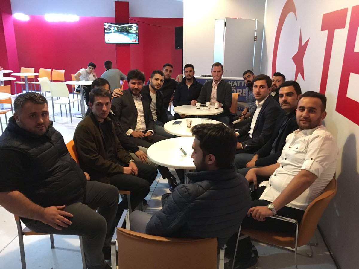 Ümraniye Kent Konseyi Gençlik Meclisi Olarak Ramazan Etkinlik Alanındaki Gençlik Platformunu Ziyaret Ettik. #RamazanÜmraniyedeBirBaşkaGüzel