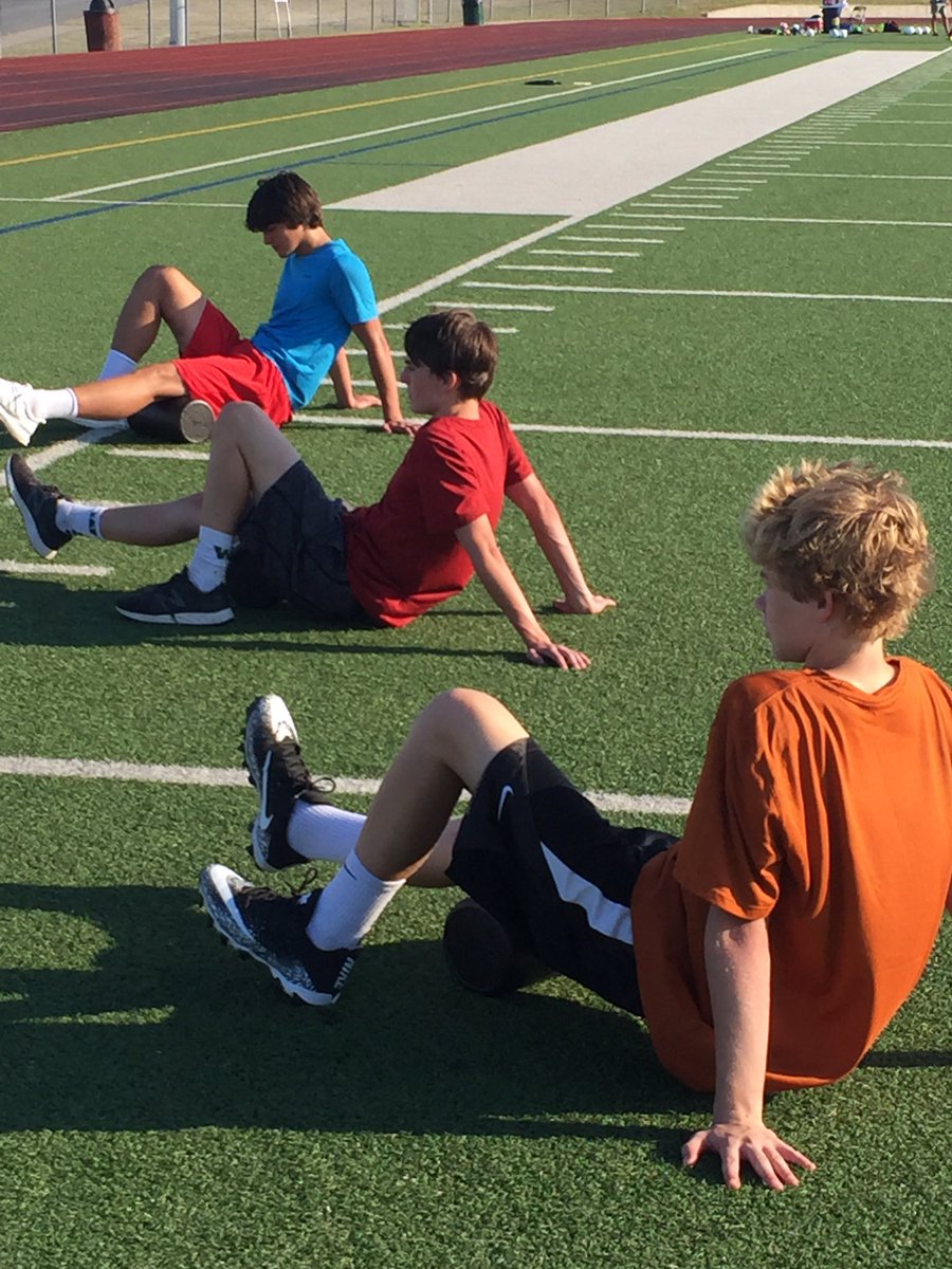 G10Academy's tweet photo. Camp day 2: Nothing like a little flexibility work right after hill/resistance training!  #foamrollinlikeachampion! #nomuscleleftbehind!
#G10Fast #G10Flexible #roadrunnerrunclub https://t.co/fQGCkQBdJz