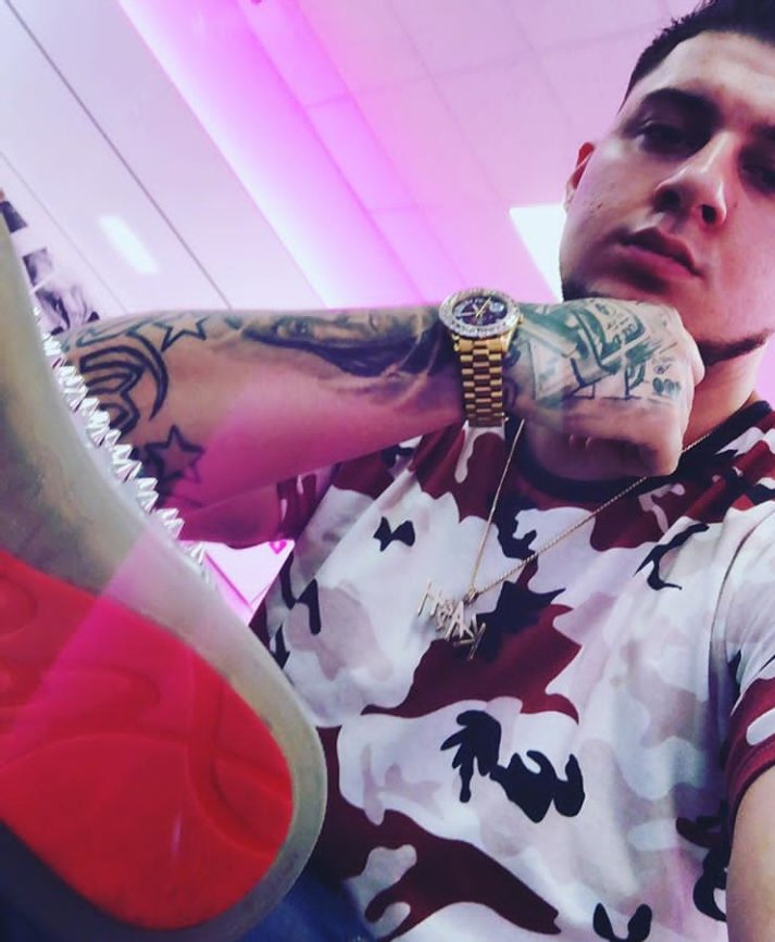 TaylorGang2142's tweet photo. I do what I want. Squares do what they can. #MikeKash ♏💵 https://t.co/tALI0Z8CgY