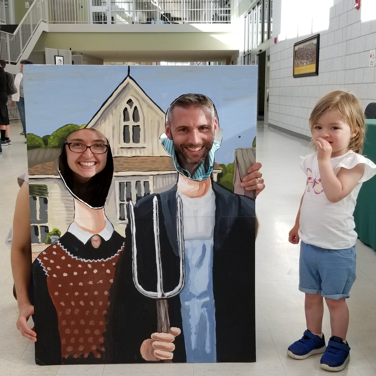 nrmsARTwo's tweet photo. Mr. Dexter and family at Fine Arts Night! https://t.co/bNXKHKFAkB