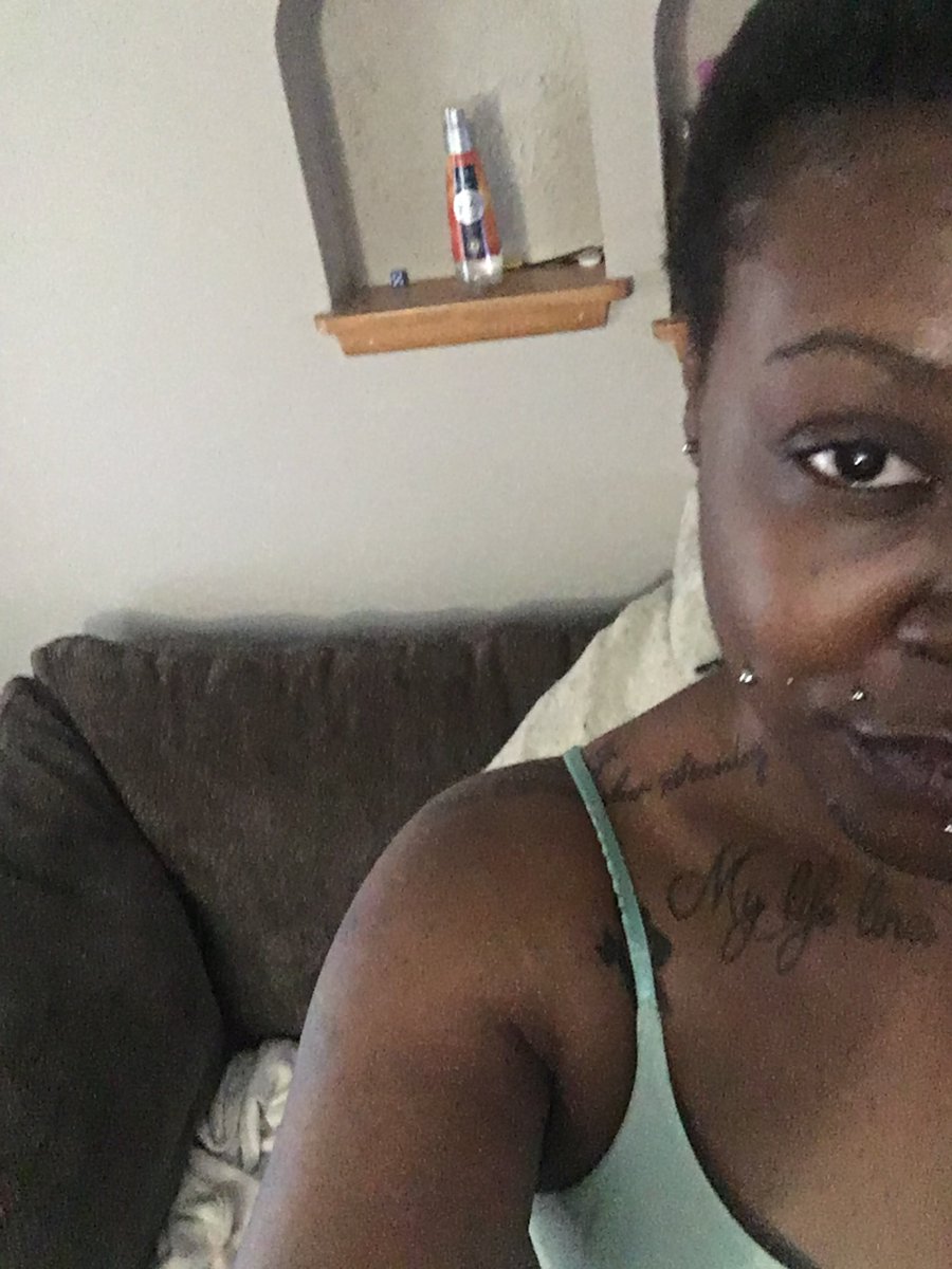 PryncessStani's tweet photo. I love Hanging out on my couch and my @Glade Atmosphere Collection #4  leaves my living room smelling terrific! #GotItFree @Glade https://t.co/HKYzgs7tEp