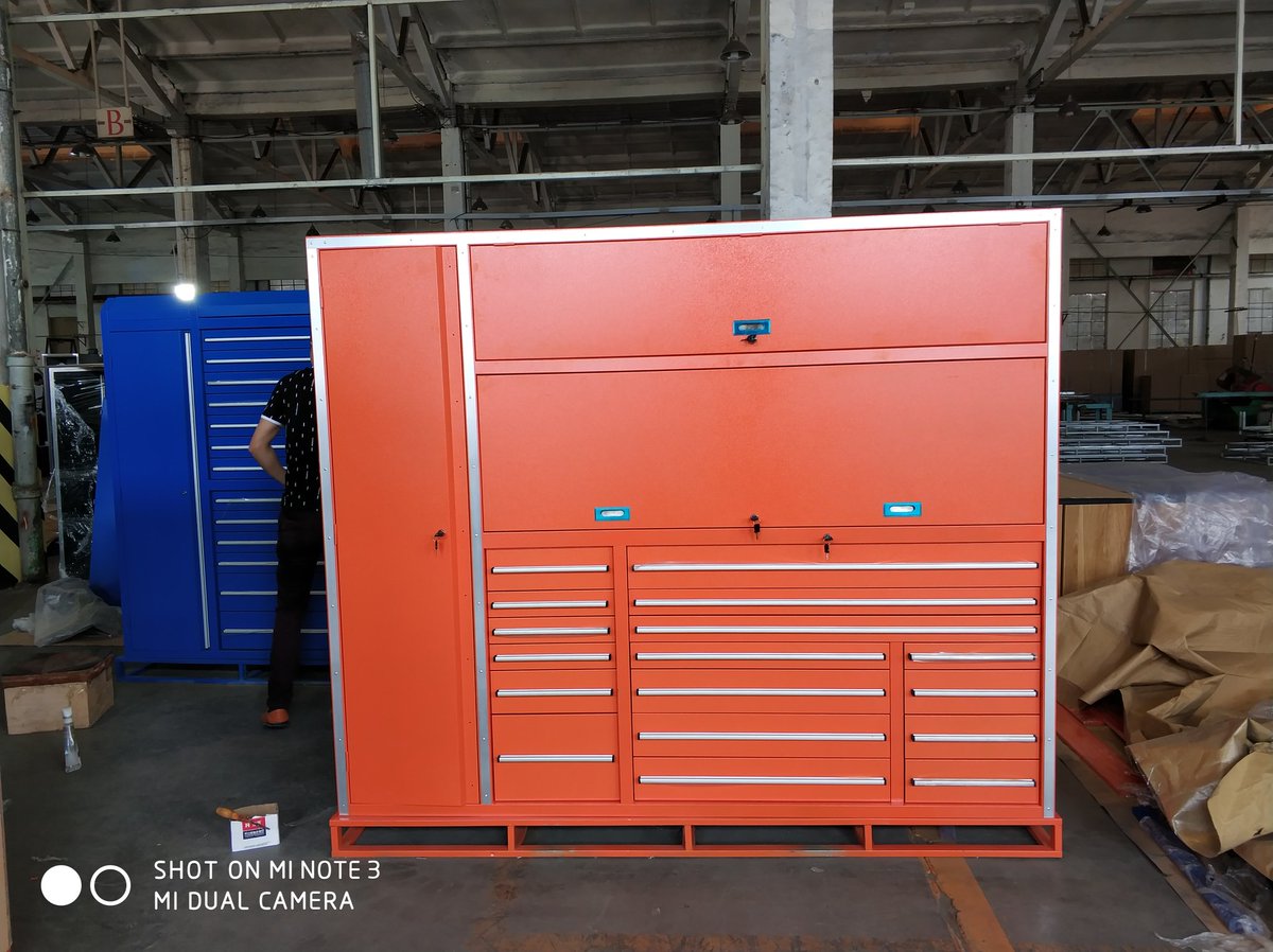 Large tool box