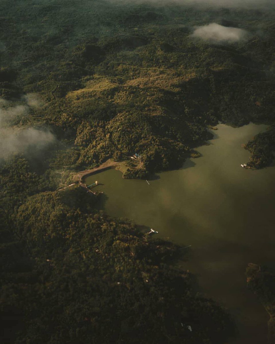 beautinesia's tweet photo. An amazing aerial view of Waduk Sermo in Yogyakarta, Indonesia
Photo by: IG @naufal_np https://t.co/6w9aUiukoA