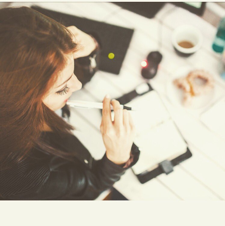 Picture by kaboompics, Pixabay 
Die eigenen Ausgaben während des Studiums zu koordinieren kann manchmal schwierig sein 🤷🏼‍♀️ <a href="/takeonstudies/">takeonstudies</a>.de