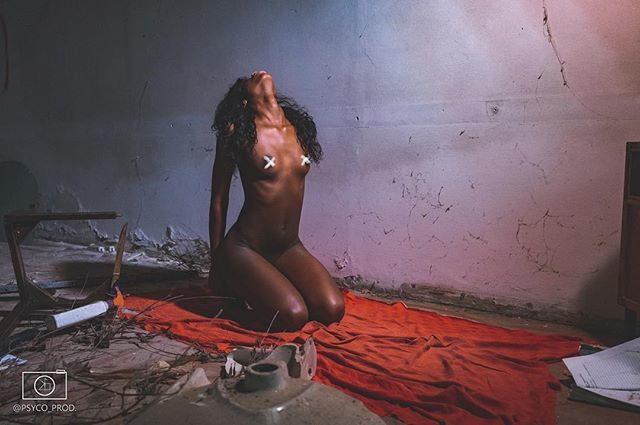 PsycoProduction's tweet photo. #model #girl #italiangirl #blackgirls #ebony #nude #portrait #dark #darkside #face #emotions #sad #angry #depression #obsession #head #monster #mind #followforfollow #follow4follow #like4like #followme #firstpost #tck_shots #light #religion #hair #weapon… https://t.co/sm6XEYrmi3 https://t.co/Bexqbun1ci