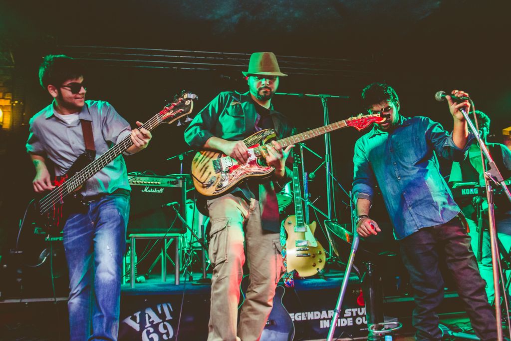 Delhi Band Big Bang Blues returns to bFLAT on the Bangalore leg of their All-India tour with a new front-man Diatom Deb.
Pick up tickets for their gig at bFLAT Indiranagar, happening Jun 2, SAT - buff.ly/2IX0kuB