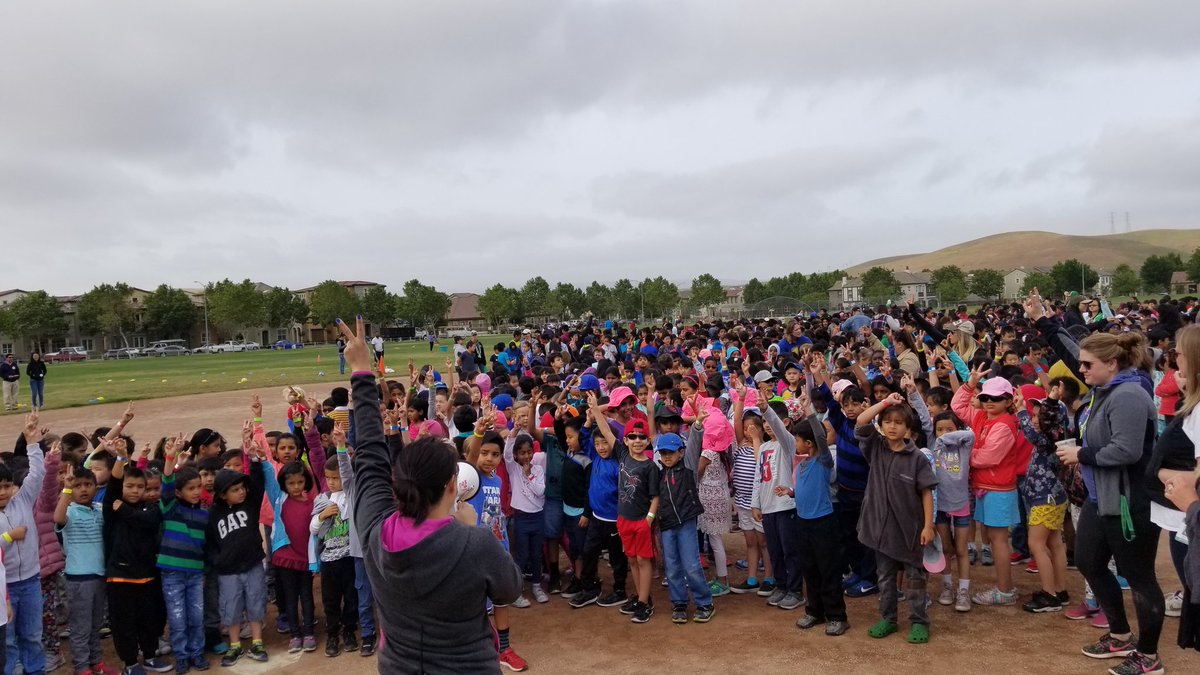 MrsAFV's tweet photo. @QRES_Explorers Field Day, here we go!!! https://t.co/B6ubB5qXpV
