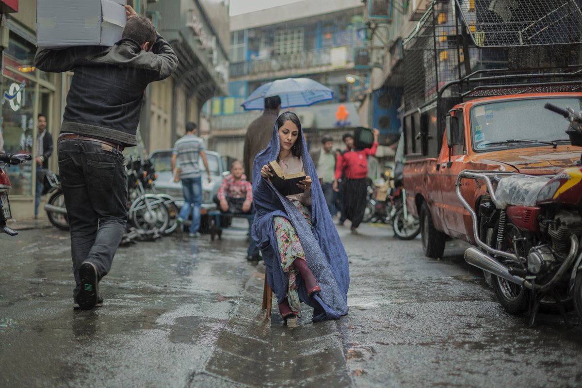 JavaherianMehdi's tweet image. I’d see her lovely face transform quite often
her eyes grow wet and more compassionate,
like one who feels regret, when it’s too late,
for causing someone’s suffering by mistake.

Petrarch to Laura - Sonnet 131
Photos by Maryam Firuzi