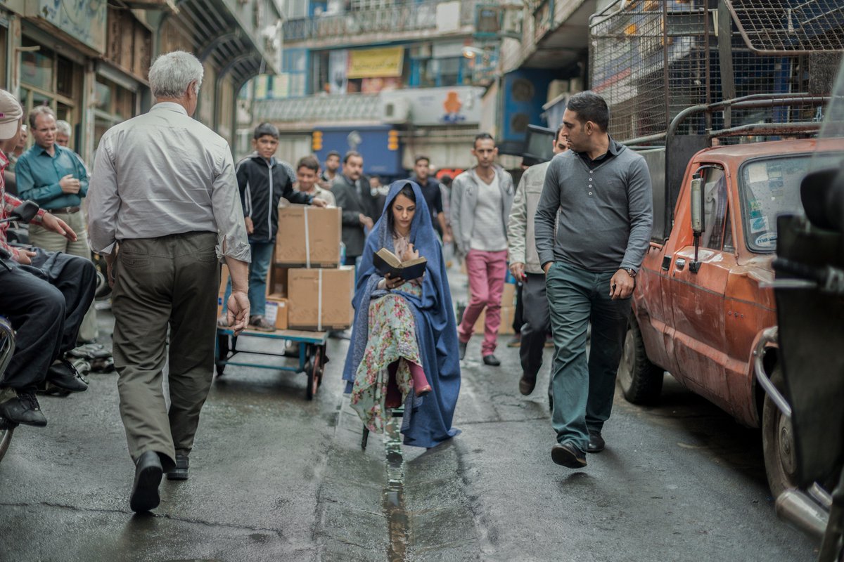 JavaherianMehdi's tweet image. I’d see her lovely face transform quite often
her eyes grow wet and more compassionate,
like one who feels regret, when it’s too late,
for causing someone’s suffering by mistake.

Petrarch to Laura - Sonnet 131
Photos by Maryam Firuzi