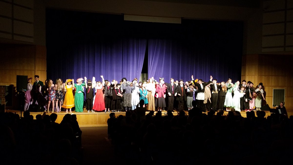 MBridgesNMS's tweet image. Amazing performance today by NMS Drama Club! #GetsBetterEveryYear #marypoppins #NMSLancerLEAD