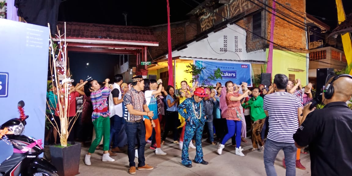Yuk sekarang Segmen Sahurnya Pesbukers Outdoor di Jalan Mesjid Al Hidayah Jakarta Timur #SAHURNYAPESBUKERSANTV15