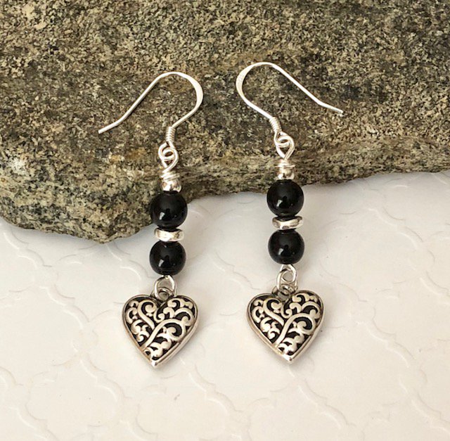 bstrongin1's tweet photo. https://t.co/lc3IbChIX7 Silver Heart Earrings #handmade #earrings #silverheartearrings #heartdangleearrings #dangleearrings #heartdropearrings #blacksilverearrings #Blackearrings #heartdangles #etsyshop #etsyfinds #etsyhandmade #etsyearrings #integritytt #IntegrityMaDay #gift https://t.co/ibTjBZrwco