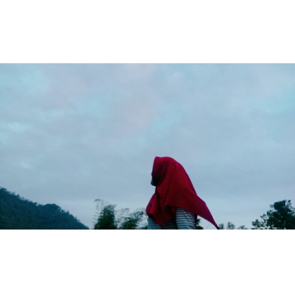 AprilSipit17's tweet photo. Maaf nek roso cemburuku luwih gede ketimbang roso percoyoku 😊
@hlayosorry https://t.co/quZkQDbtCT