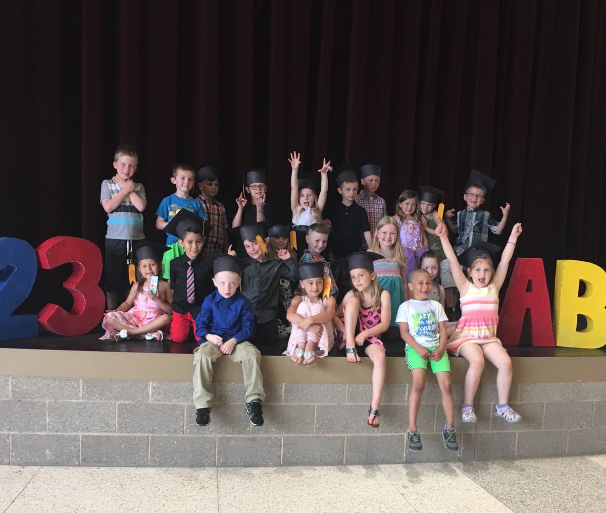 SeguinKinderFun's tweet photo. Awesome #kindergraduation today!😍😎🎓 #classof2030 #royaltonroyals https://t.co/sBUqsGkfdY