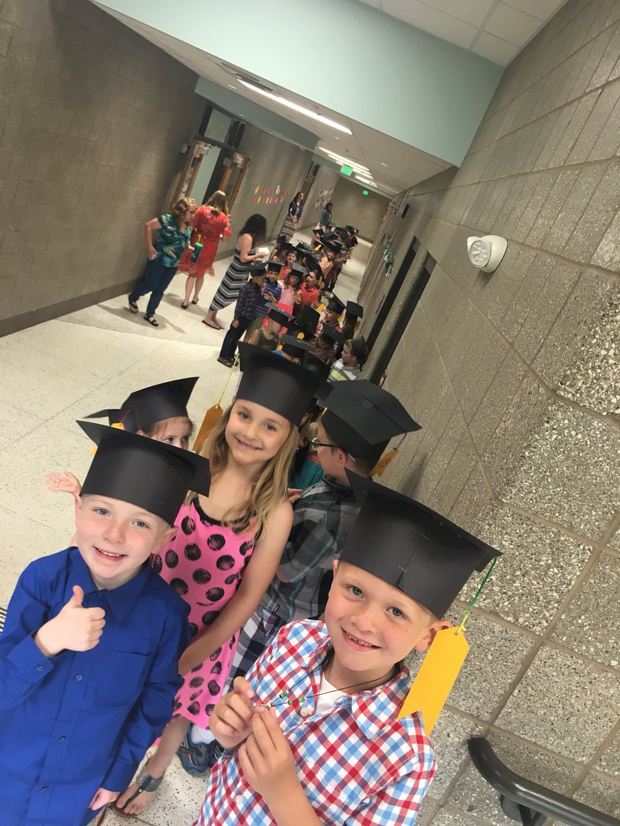 SeguinKinderFun's tweet photo. Awesome #kindergraduation today!😍😎🎓 #classof2030 #royaltonroyals https://t.co/sBUqsGkfdY