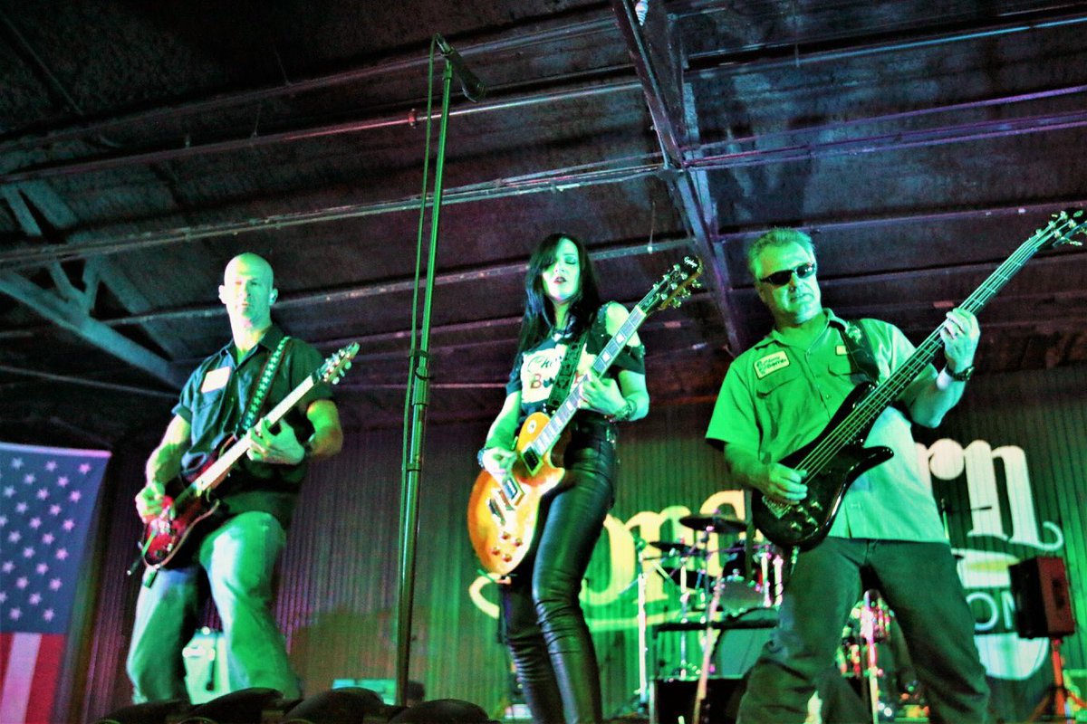 CherryBombTexas's tweet photo. Can’t wait to party with y’all this Saturday at @Stanslakeview in @TheColonyTexas! #JoanJett #LiveMusic https://t.co/RqVjZStQEs